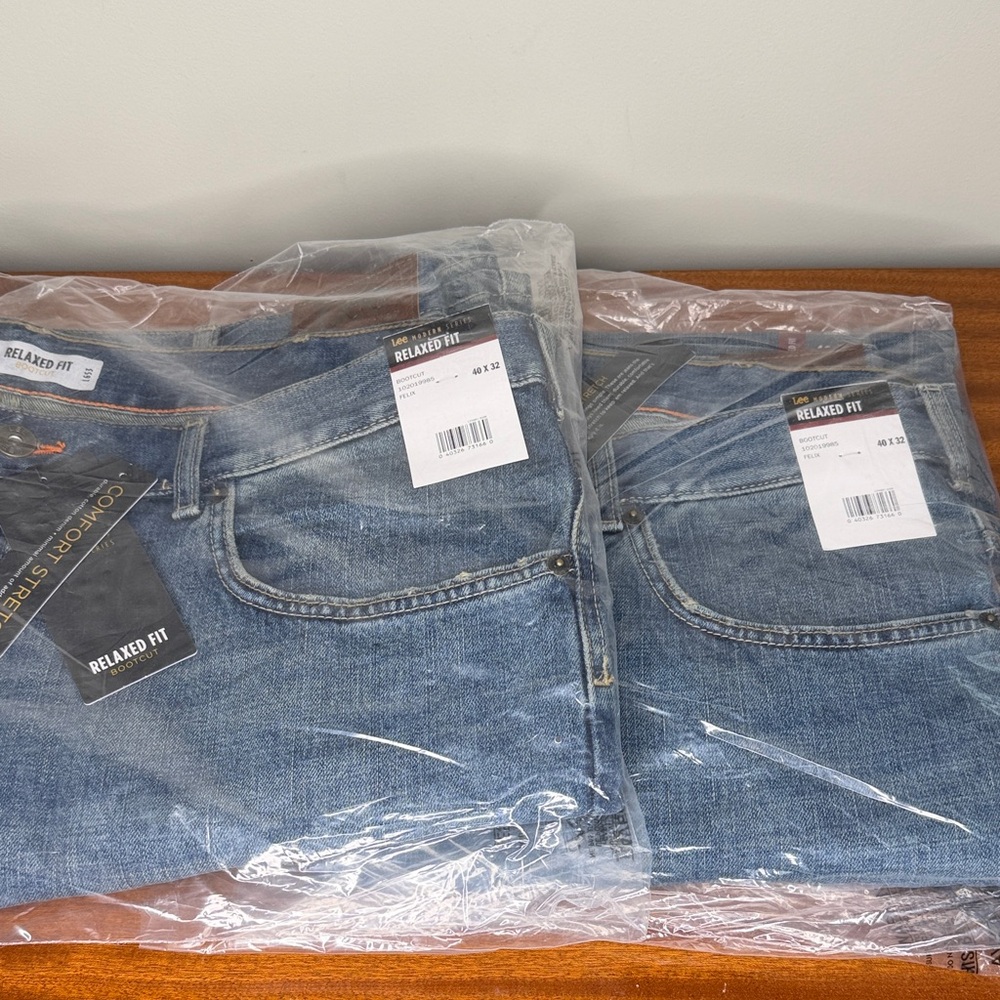 2 Pairs Relaxed Fit Bootcut Lee Blue Jeans 40 x 32